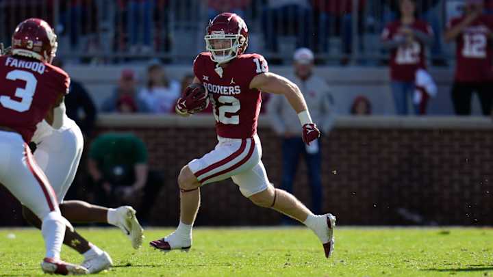 Oklahoma WR Drake Stoops Named Semifinalist for Prestigious College Football Award