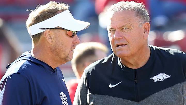 Depression Alert: Arkansas Offense Inept in Homecoming Against Liberty Depression Alert: Arkansas Offense Inept in Homecoming Against Liberty