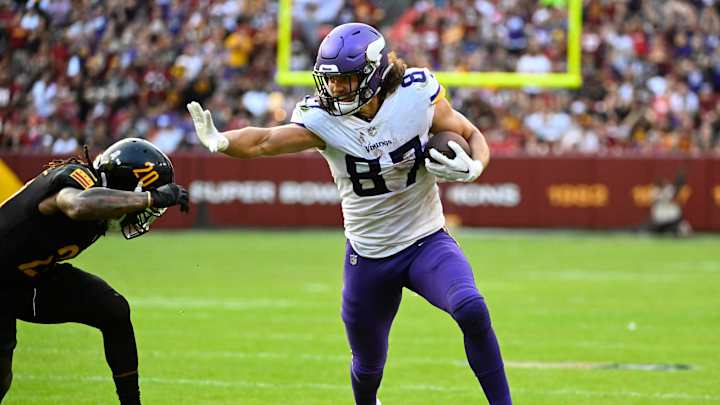 With Just Days to Prepare, T.J. Hockenson Shines in Full-Time Role in Vikings Debut With Just Days to Prepare, T.J. Hockenson Shines in Full-Time Role in Vikings Debut
