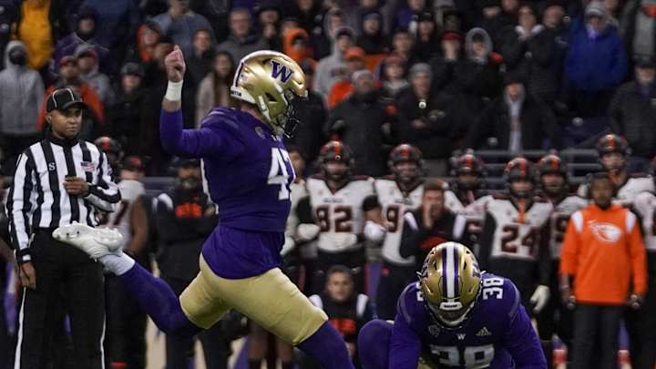 Henry Repeats as Pac-12 Special-Teams Player of the Week