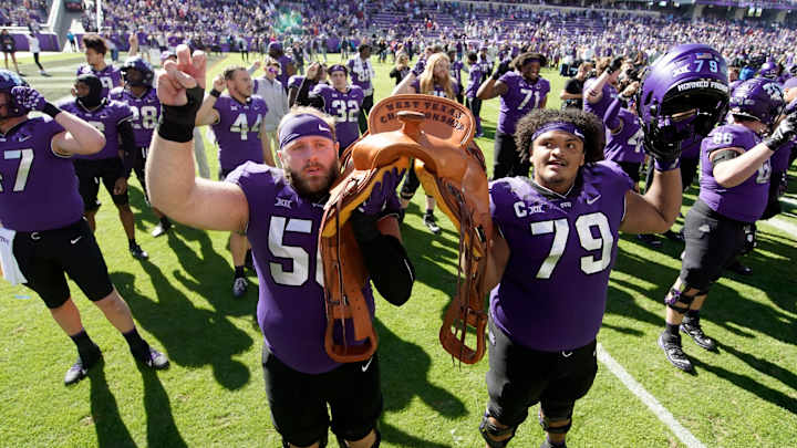 TCU, LSU Surge in College Football Coaches Poll for Week 11 TCU, LSU Surge in College Football Coaches Poll for Week 11