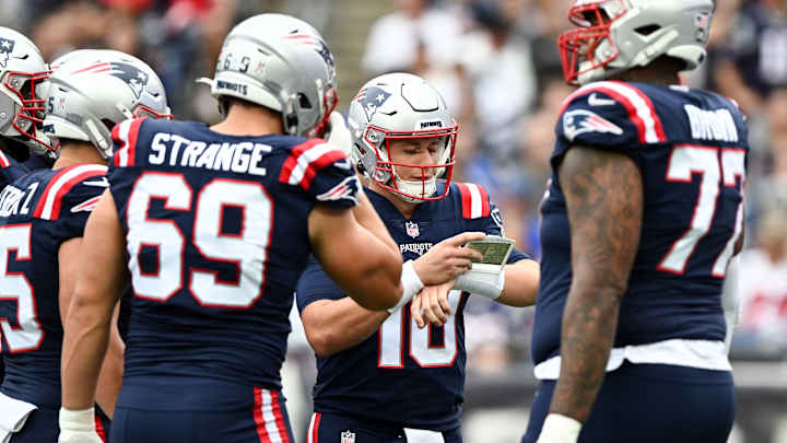 Patriots Defense, Special Teams Spark 13-0 Halftime Lead Over Colts