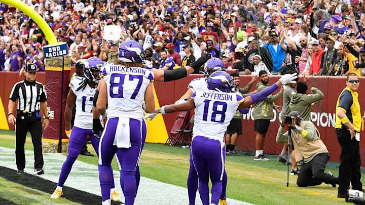 Adam Thielen Snags 500th Career Reception, Justin Jefferson Catches First TD Since Week 1 Adam Thielen Snags 500th Career Reception, Justin Jefferson Catches First TD Since Week 1