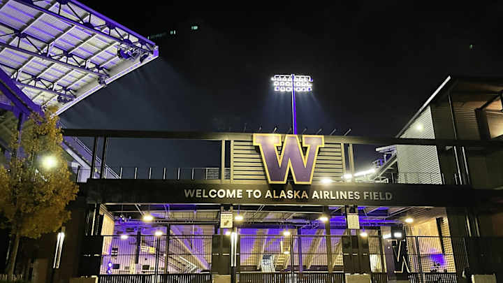 Huskies Rejoin AP Rankings Following 3-Week Absence