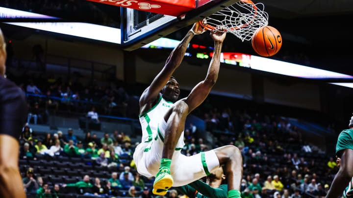 Oregon Overcomes Slow Start, Dominates Florida A&M 80-45 in Season Opener