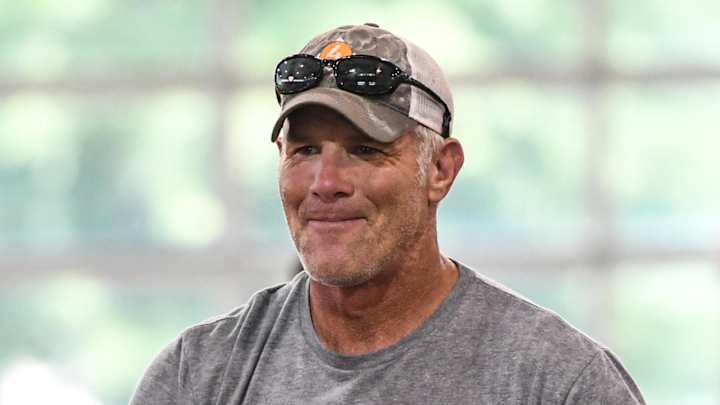 Brett Favre–Backed Drug Companies Tied Into Welfare Fraud Scheme, per Report