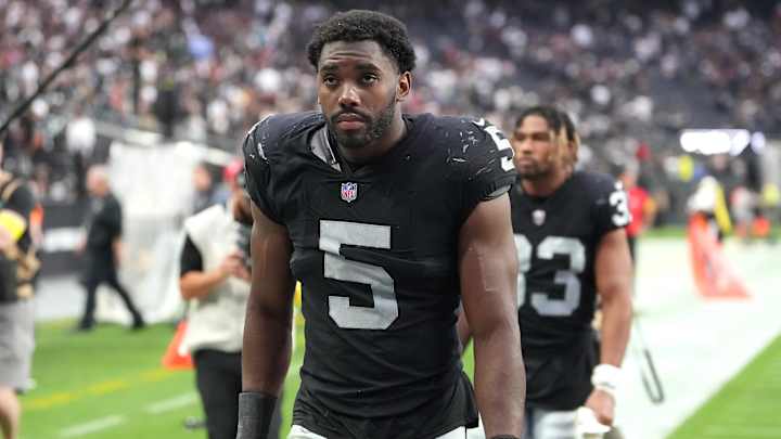 Raiders Place LB Divine Deablo on IR, Sign Veteran CB