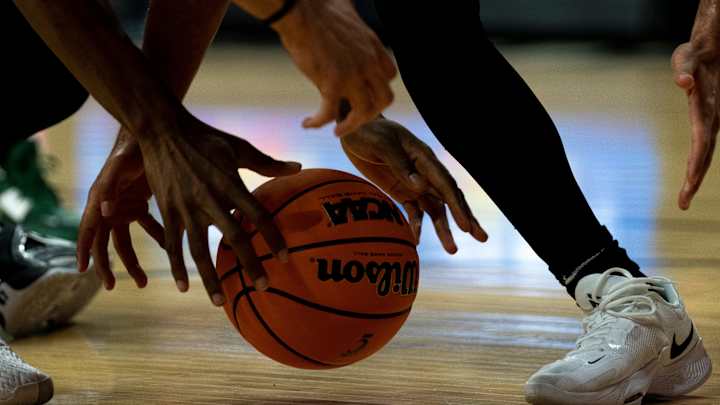 Isaiah Collier on UC's Recruitment: 'They go so Hard' Isaiah Collier on UC's Recruitment: 'They go so Hard'