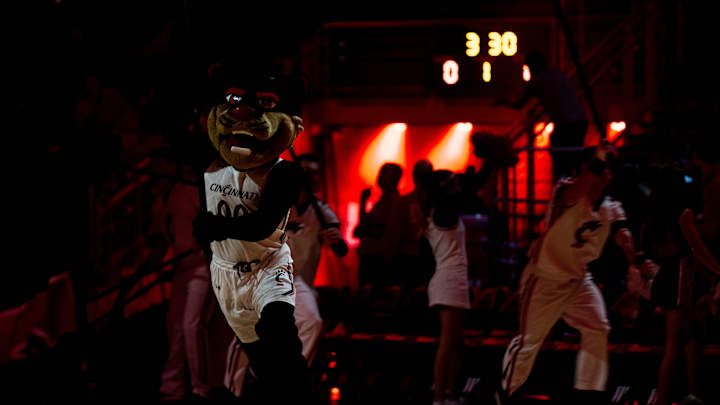 Podcast: Previewing Temple, And a Shooting Implosion for UC Basketball