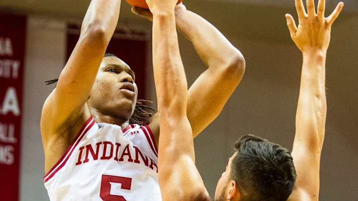 WATCH: Malik Reneau Confidently Drains Transition 3-Pointer