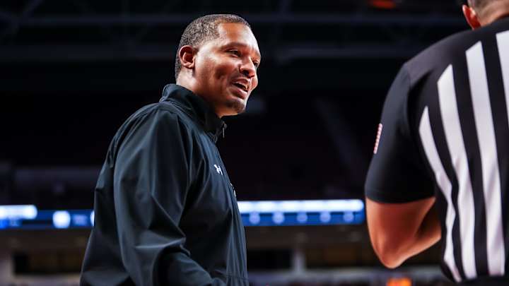 LIVE Updates: South Carolina vs. Clemson