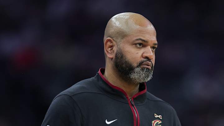"It's Time And Time Again:" J.B. Bickerstaff Calls Out Referees After Cavs Lose To The Warriors "It's Time And Time Again:" J.B. Bickerstaff Calls Out Referees After Cavs Lose To The Warriors