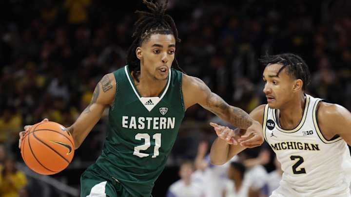 Emoni Bates Scores 30 in Eastern Michigan Debut vs. Michigan
