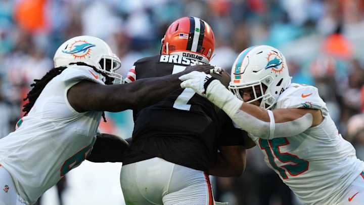 Dolphins Show Browns What a Contender Looks Like