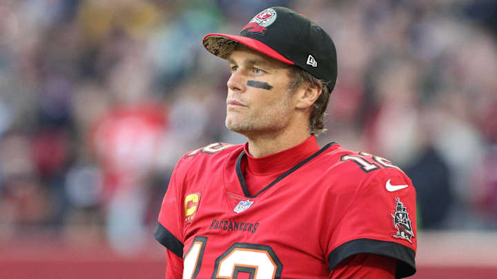 Leonard Fournette Intercepted Throwing Pass to Tom Brady in Bizarre Play (Video)