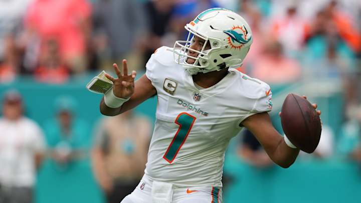 Best NFL Week 10 Performances: MMQB Hands Out Game Balls