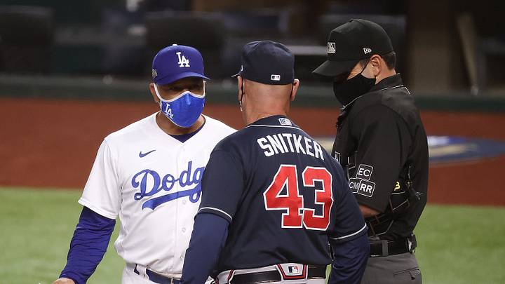 Dodgers: Expert Feels Dave Roberts Will Miss Out on Second Manager of the Year Win Dodgers: Expert Feels Dave Roberts Will Miss Out on Second Manager of the Year Win