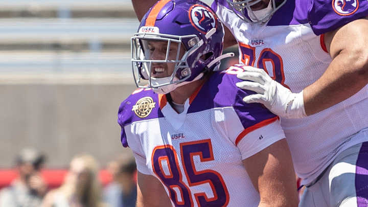 Patriots Sign ex-USFL Tight End to Practice Squad Patriots Sign ex-USFL Tight End to Practice Squad