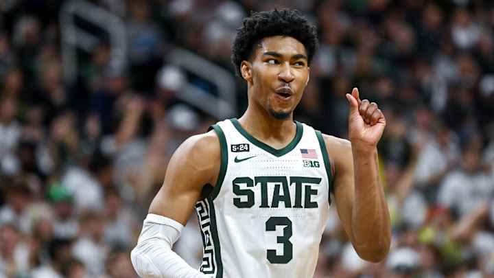 MSU's Jaden Akins brings down the house with ferocious dunk vs. Villanova