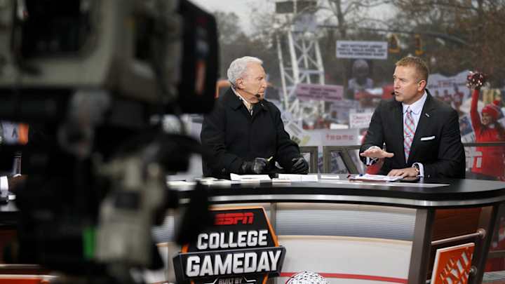Lee Corso Returns to College Gameday Amid Frigid Temperatures