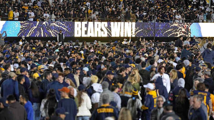 Cal Owes the Crowd a Thank-You for Its Big Game Win Cal Owes the Crowd a Thank-You for Its Big Game Win