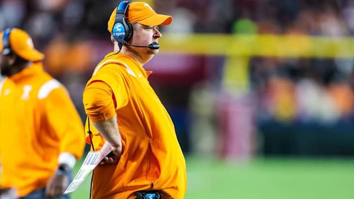 Tennessee, Ole Miss Plummet in College Football Coaches Poll for Week 13