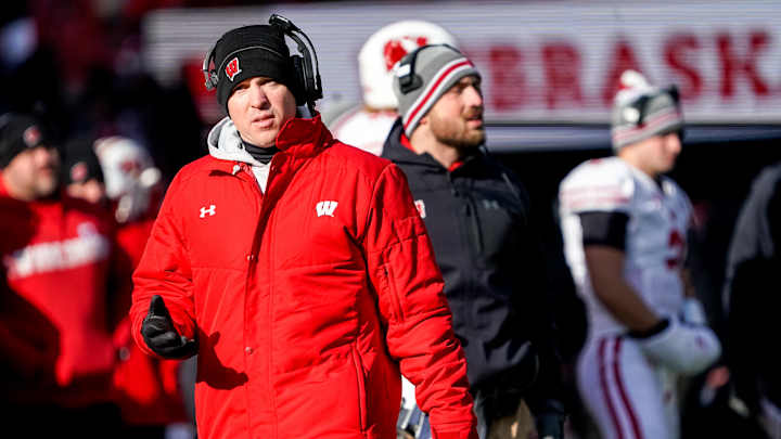 All signs point to Jim Leonhard with Wisconsin's job posting official All signs point to Jim Leonhard with Wisconsin's job posting official