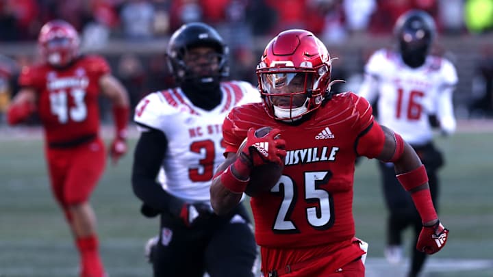 Phil Steele Names Five Louisville Players to 2023 Preseason All-ACC Teams