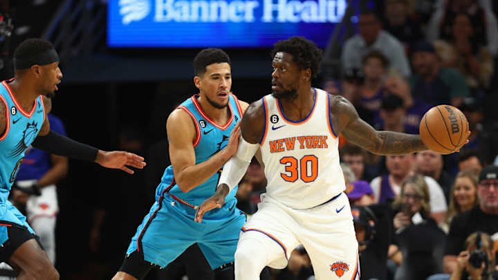 Suns Catch Knicks Sleeping, Win 116-95 in Sunday Showdown Suns Catch Knicks Sleeping, Win 116-95 in Sunday Showdown