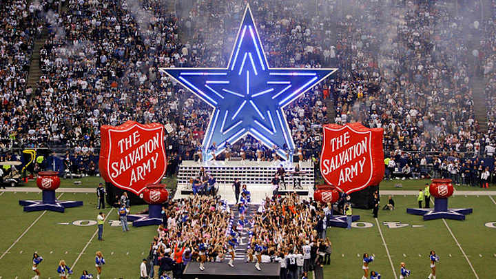 Dallas Cowboys Top 10 Thanksgiving Memories: New Helmets to New York Giants Dallas Cowboys Top 10 Thanksgiving Memories: New Helmets to New York Giants