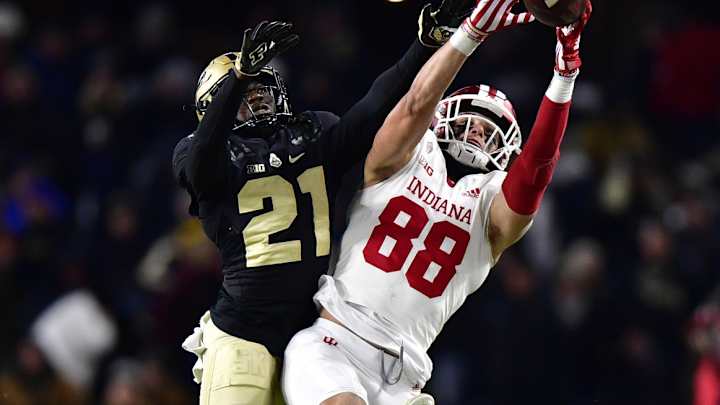 Former Indiana Tight End AJ Barner Commits to Michigan