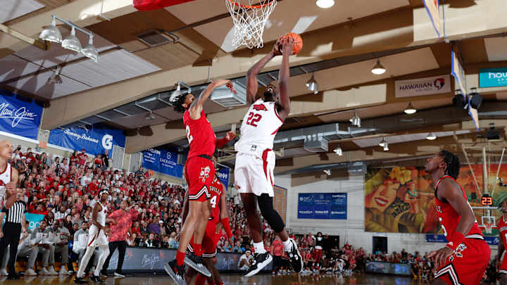 Louisville Blasted by No. 9 Arkansas in Maui Invitational Opener
