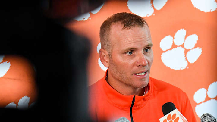 Clemson-South Carolina Rivalry 'hits in both ways' Clemson-South Carolina Rivalry 'hits in both ways'
