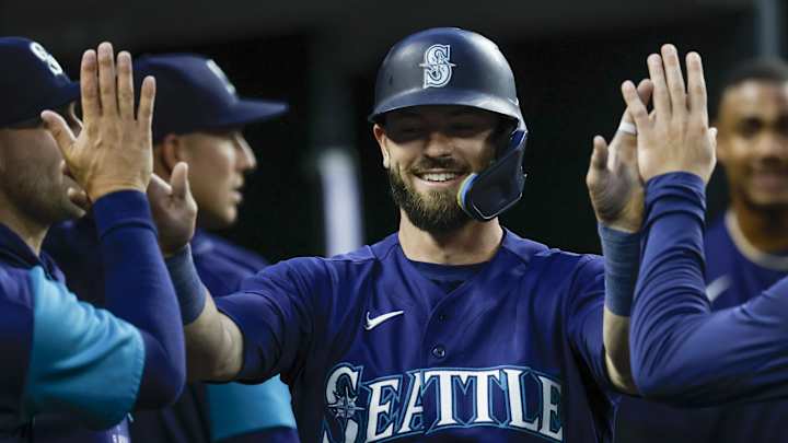 Seattle Mariners' Fan Favorite Could Join AL West Division Rival