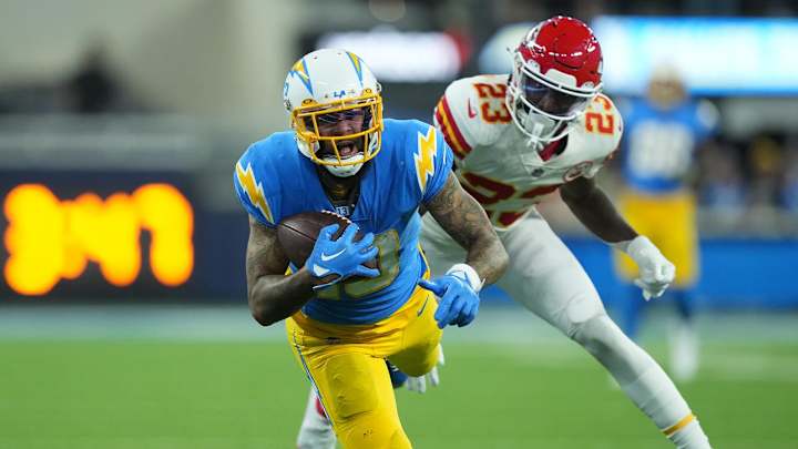 Chargers-Cardinals Week 12 Odds, Lines and Spread