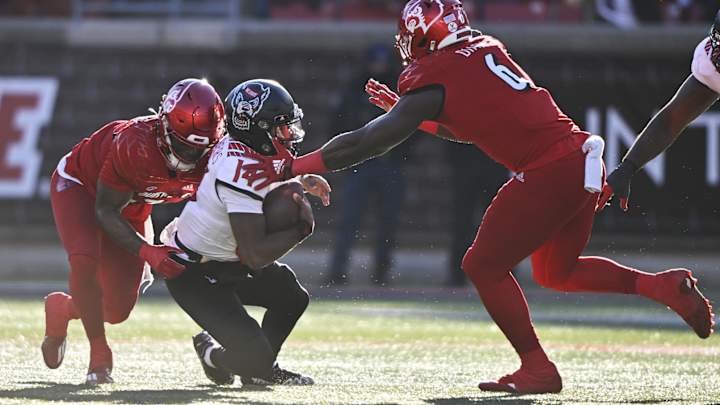 Louisville's Defense Presents Yet Another 'Huge Challenge' For Kentucky