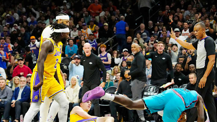 Suns Outraged at Patrick Beverley's Shove