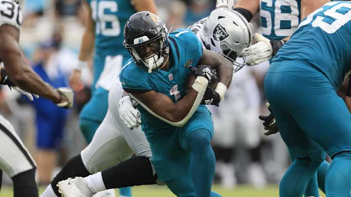 Calais Campbell: Ravens Coaches Compared Jaguars’ Etienne to ‘Alvin Kamara, but Faster’ Calais Campbell: Ravens Coaches Compared Jaguars’ Etienne to ‘Alvin Kamara, but Faster’