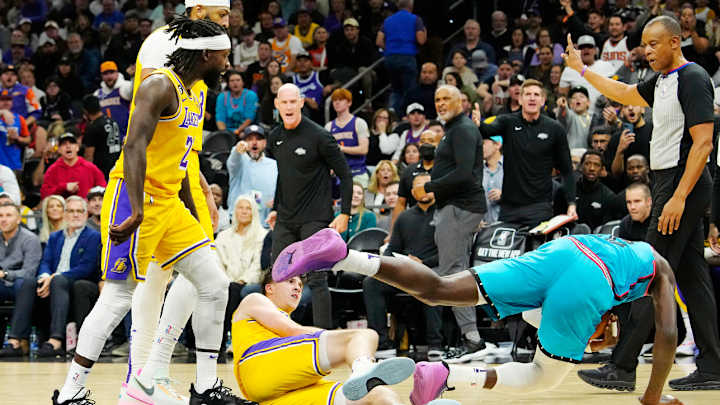 Lakers’ Patrick Beverley Ejected for Shoving Ayton: ‘I’m a Foxhole Guy’