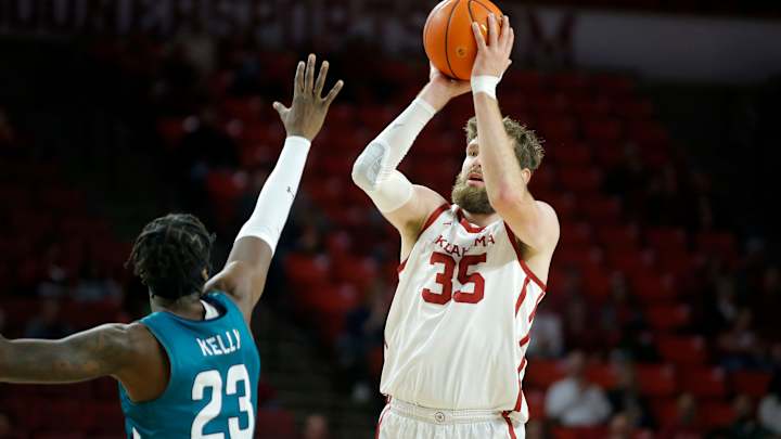 After Rough Shooting Night, Oklahoma's Tanner Groves Isn't Hurting for Confidence