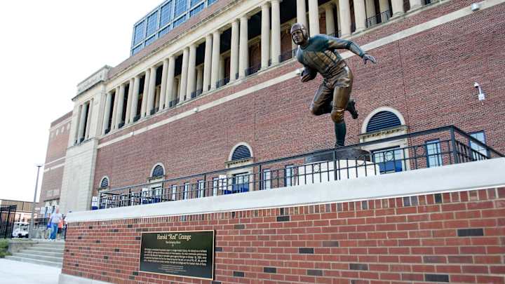 Red Grange Barnstorming Tour Pivotal to League Red Grange Barnstorming Tour Pivotal to League