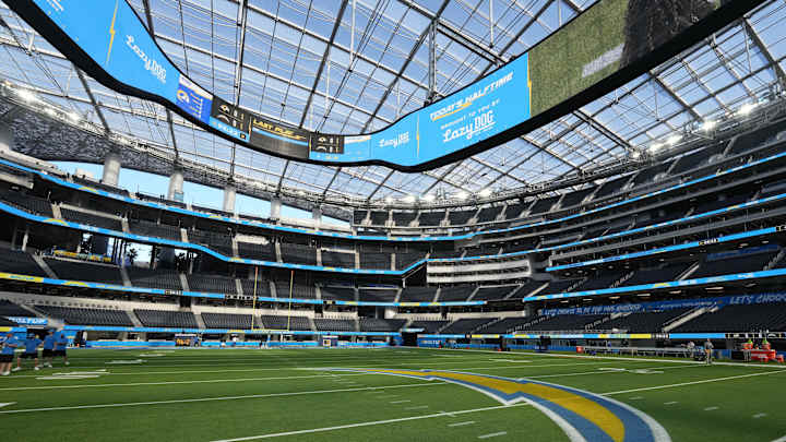 Chargers News: Former LA QB Warns Bolts Not to Waste #5 Pick on SEC Playmaker