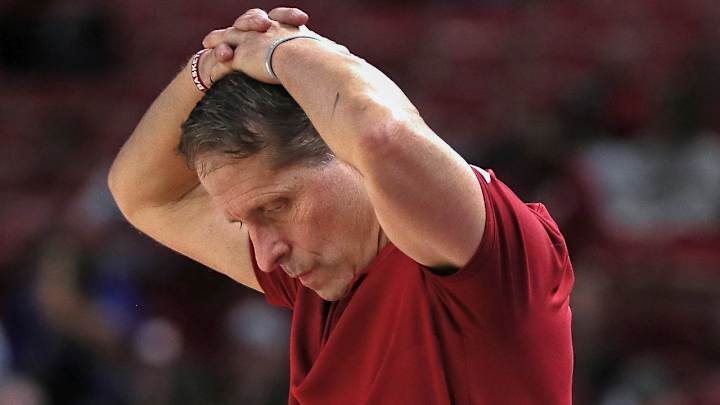 Everybody Ducking Media with Razorbacks These Days