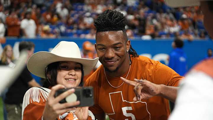 Longhorns Ex Bijan Robinson Talks 'Horns Down' Debate: 'Laugh It Off!' Longhorns Ex Bijan Robinson Talks 'Horns Down' Debate: 'Laugh It Off!'