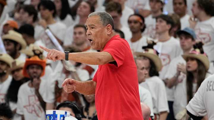 Three Keys: Jayhawks must outmuscle the Cougars