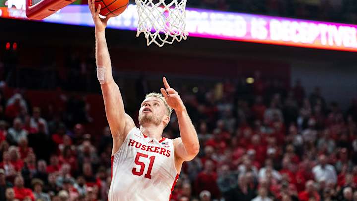 How To Watch Illinois-Nebraska, Lineups, Injury Report, Betting Lines