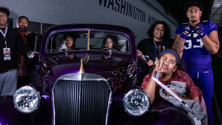 Paki Finau Informs Huskies He Will Stick with the Fisch Coaching Staff