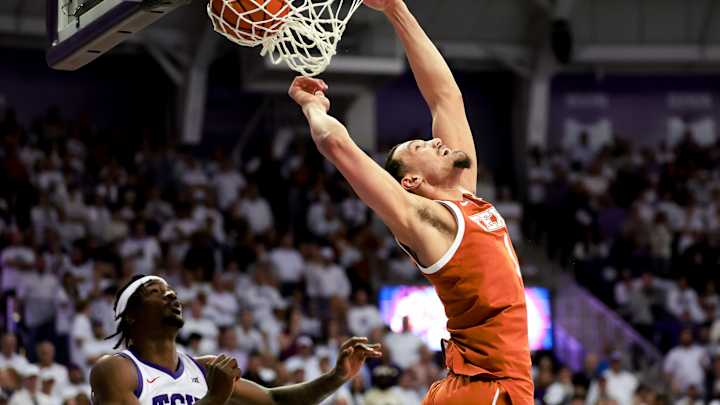WATCH: Texas Longhorns Put on Dunk Show in Win Over TCU WATCH: Texas Longhorns Put on Dunk Show in Win Over TCU