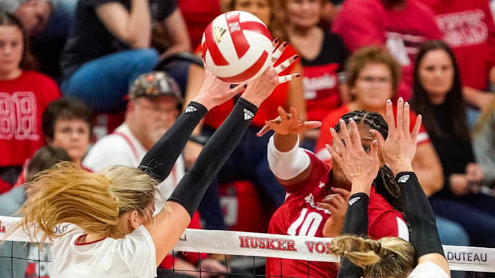 USC Women's Volleyball: HC Reacts to Trojans Add Promising Transfer for 2024 Season