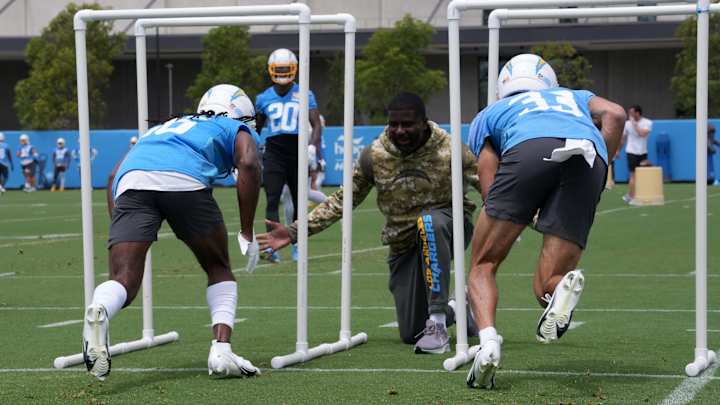 Packers Hire Former Chargers Defensive Coordinator Derrick Ansley